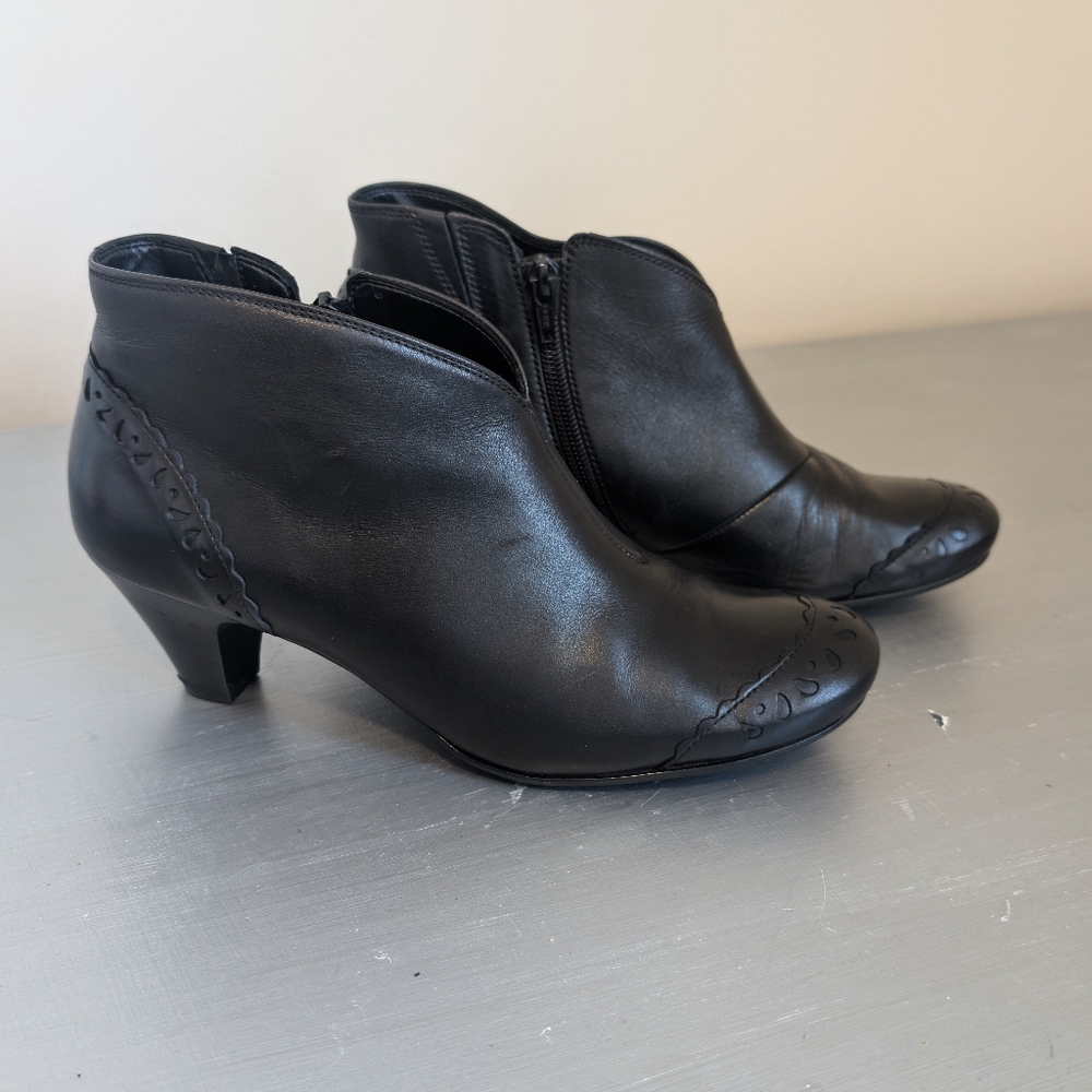 Gabor Black Leather Heeled Ankle Boots